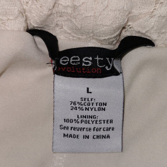 Lace shorts - Picture 4 of 4